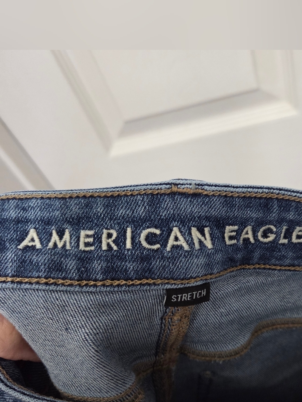 American Eagle Mom Jeans Stretch Slim Leg High Rise Medium Wash sz 0 Short - Picture 6 of 10